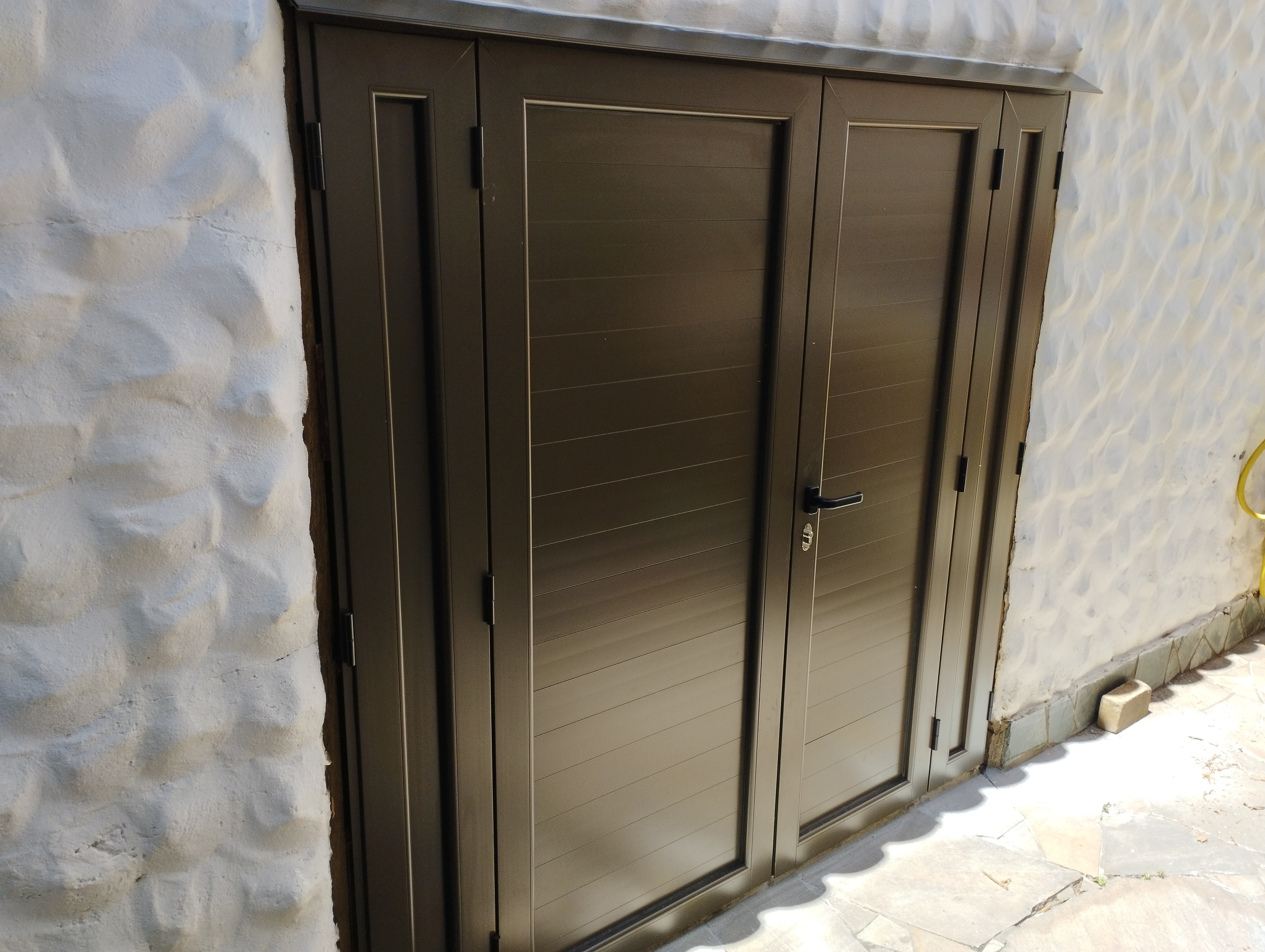 Muro de vidrio instalado